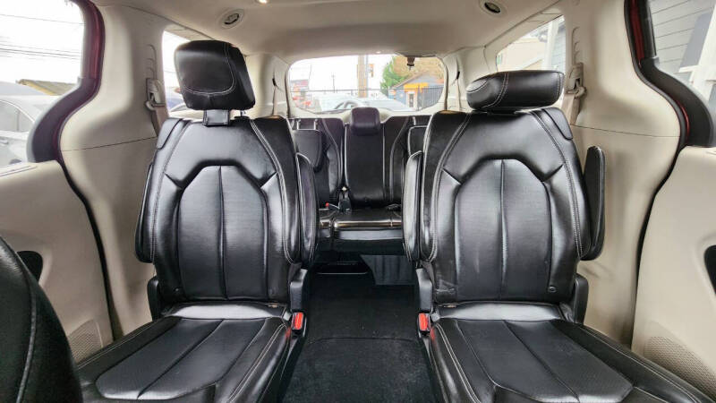 2021 Chrysler Voyager LXi