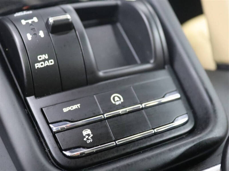 2018 Porsche Cayenne Platinum Edition