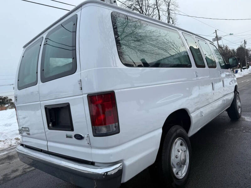 2013 Ford E-Series E-350 SD XLT