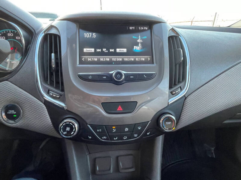 2017 Chevrolet Cruze LT Auto