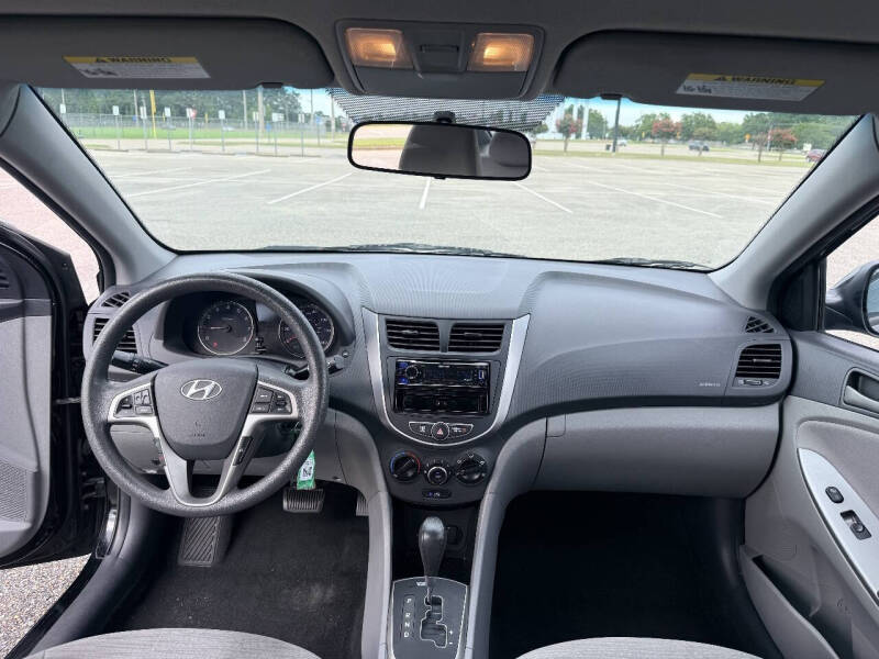 2016 Hyundai Accent SE