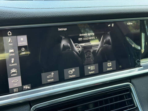 2017 Porsche Panamera 4