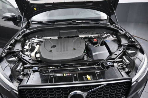 2023 Volvo XC60 B5 Plus Dark Theme