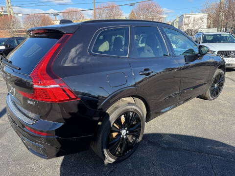 2023 Volvo XC60 B5 Plus Dark Theme