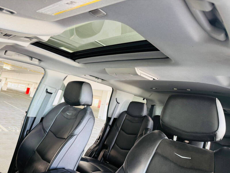 2019 Cadillac Escalade Luxury