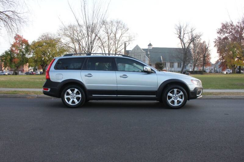 2009 Volvo XC70 for sale at Lexington Auto Club in Clifton NJ