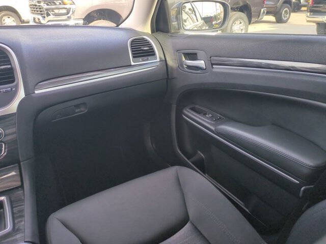 2021 Chrysler 300 Touring