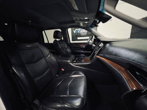 2018 Cadillac Escalade Luxury