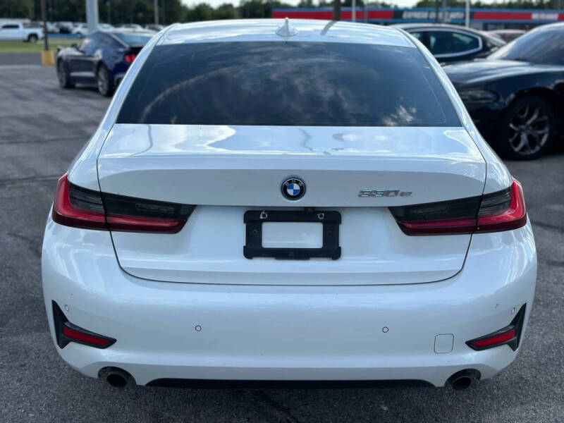 2022 BMW 3 Series 330e