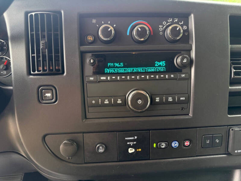 2025 GMC Savana LT 3500