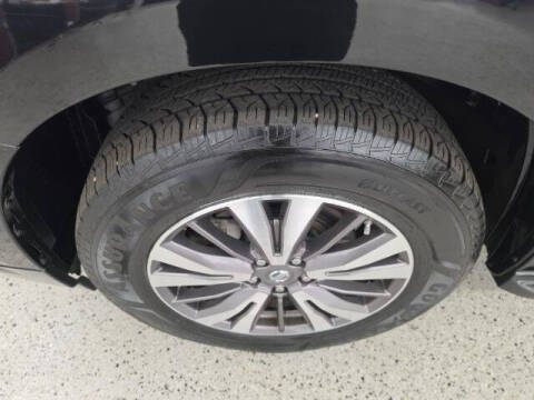 2017 Nissan Pathfinder SV