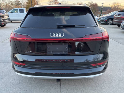 2019 Audi e-tron quattro Premium Plus