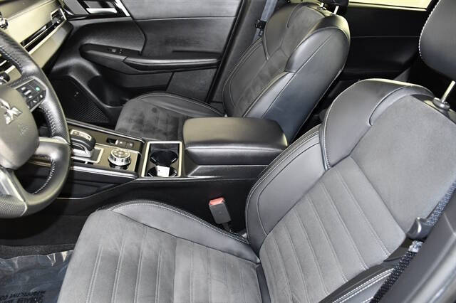 2025 Mitsubishi Outlander PHEV SE