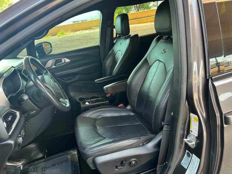 2020 Chrysler Pacifica Touring L