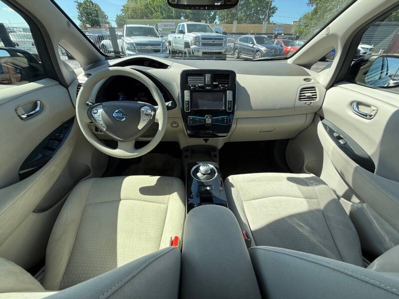 2011 Nissan LEAF SL