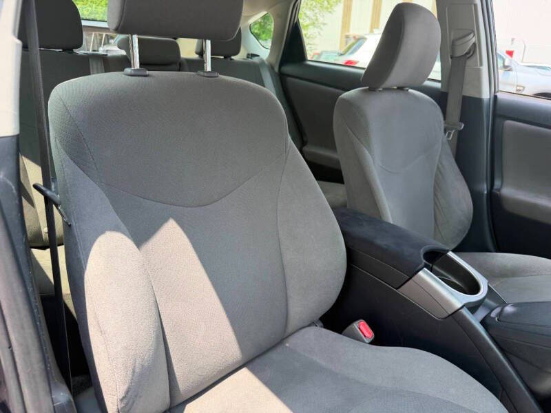 2014 Toyota Prius Two