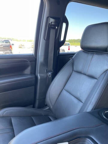 2023 Chevrolet Suburban RST