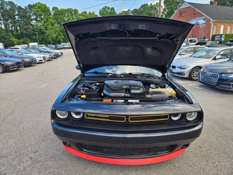2015 Dodge Challenger SXT Plus
