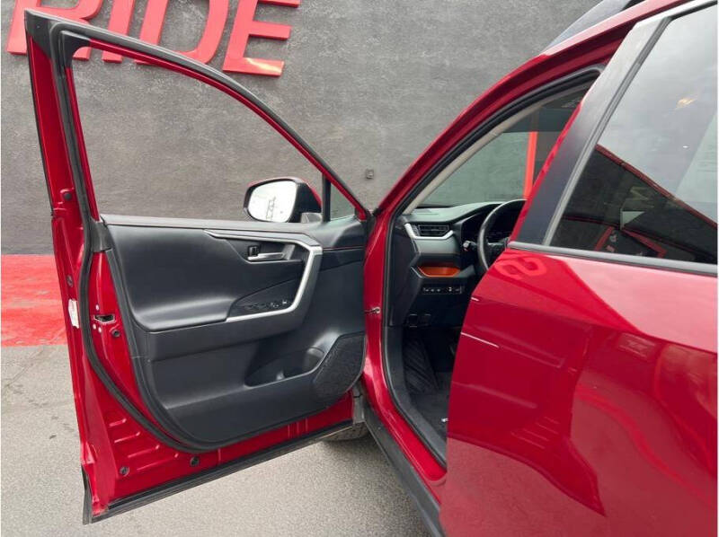 2019 Toyota RAV4 Adventure