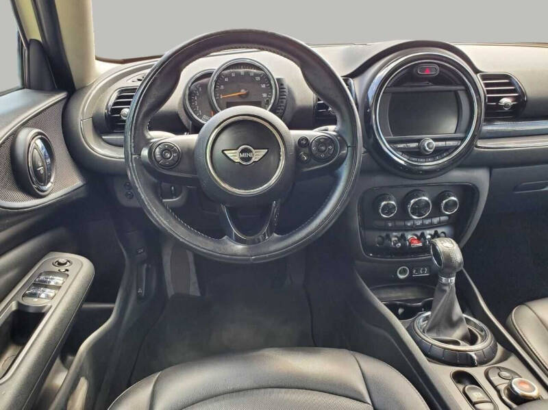 2017 MINI Clubman Base photo 34