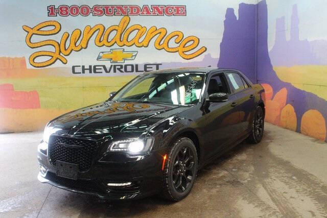 Used 2022 Chrysler 300 Touring L with VIN 2C3CCASG9NH256648 for sale in Grand Ledge, MI