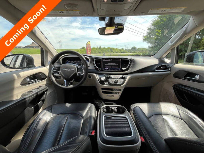 2022 Chrysler Pacifica Touring L