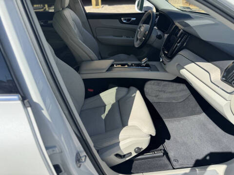 2022 Volvo XC60 B5 Inscription