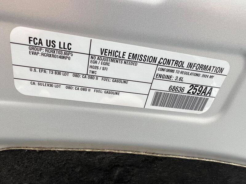 2024 Chrysler Voyager LX