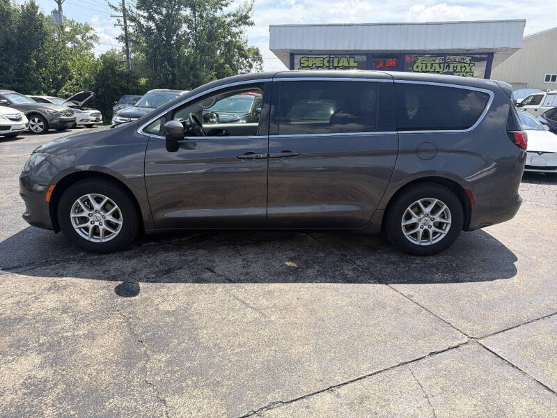 2021 Chrysler Voyager LX