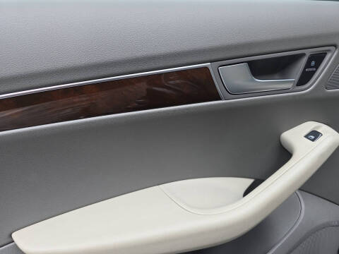 2012 Audi Q5 3.2 quattro Premium Plus