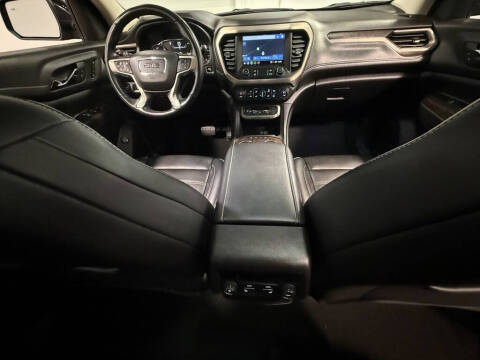 2022 GMC Acadia Denali