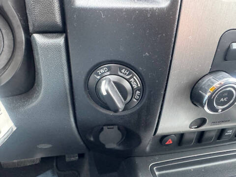 2012 Nissan Titan SV