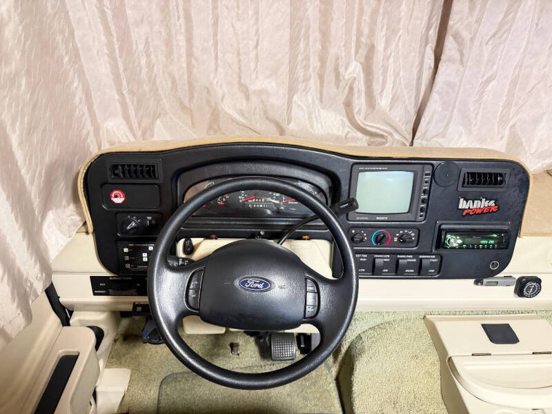 2004 Winnebago Brave