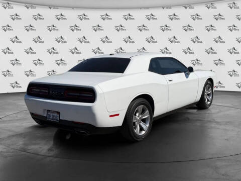 2015 Dodge Challenger SXT