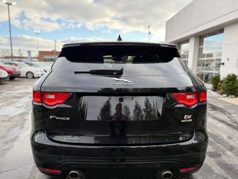2019 Jaguar F-PACE S