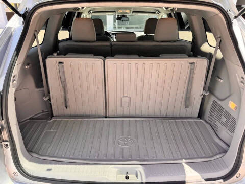 2018 Toyota Highlander Hybrid LE