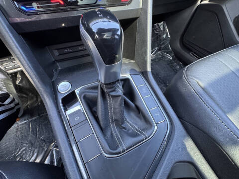 2022 Volkswagen Tiguan SE R-Line Black