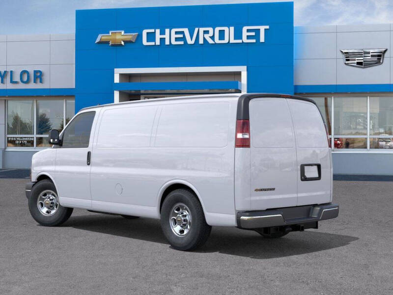 2025 Chevrolet Express 3500