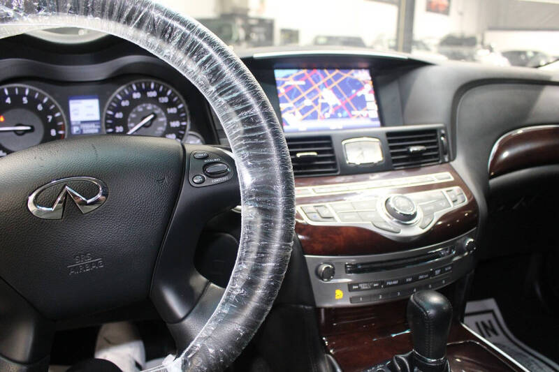 2017 Infiniti Q70 3.7