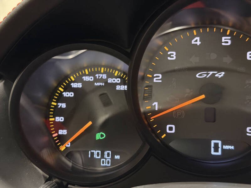 2016 Porsche Cayman GT4