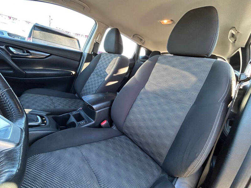 2017 Nissan Rogue Sport SV