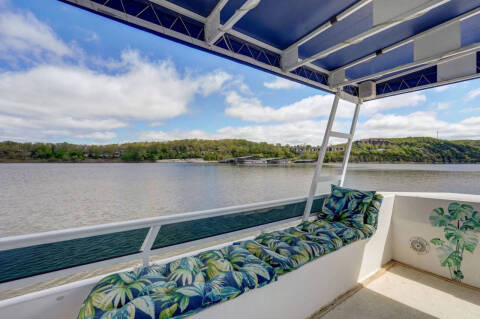 2000 FUN COUNTRY HOUSE BOAT