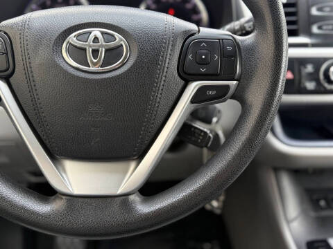2016 Toyota Highlander LE