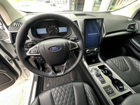 2024 Ford Edge Titanium