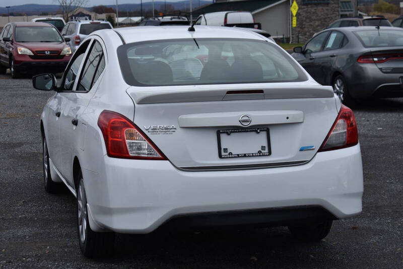 2016 Nissan Versa 1.6 S Plus
