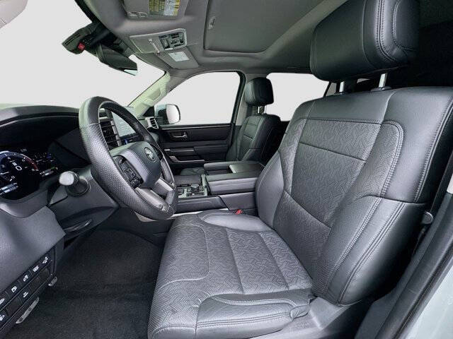 2024 Toyota Sequoia SR5