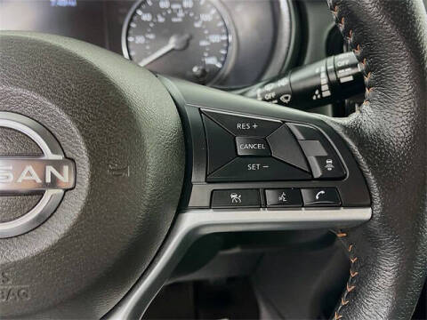 2022 Nissan Kicks SR