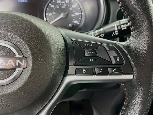 2022 Nissan Kicks SR