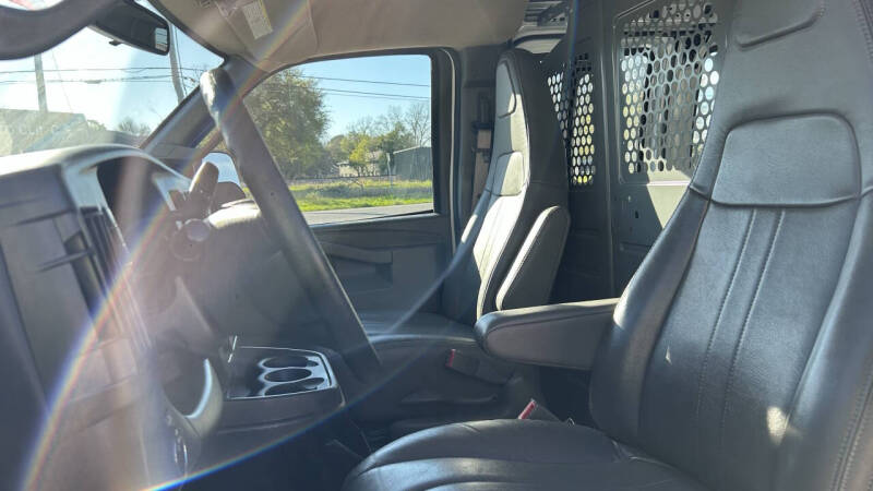 2022 Chevrolet Express 2500