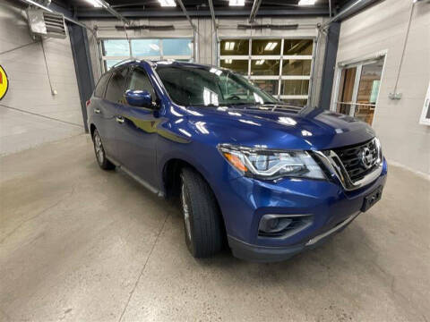 2020 Nissan Pathfinder S